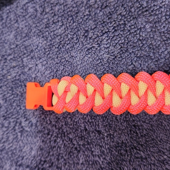 Unisex Paracord Shark Jawbone style with buckle 6.5 inch - Picture 2 of 7